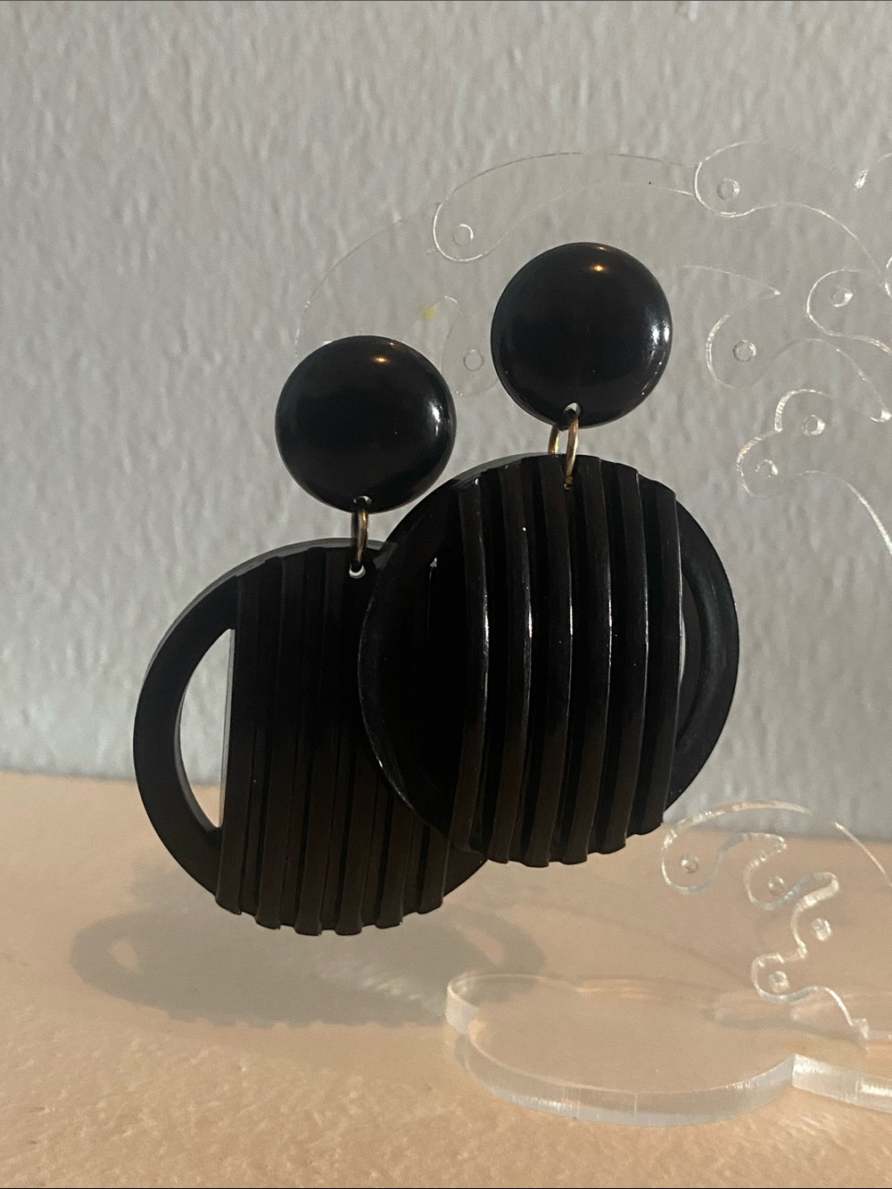 Vintage Y2K Black Geometric Ribbed Drop Earrings - 80’s